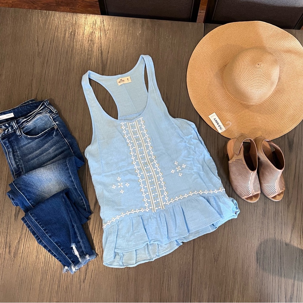 🔥$5 SALE🔥 Blue Tank - Picture 2 of 4